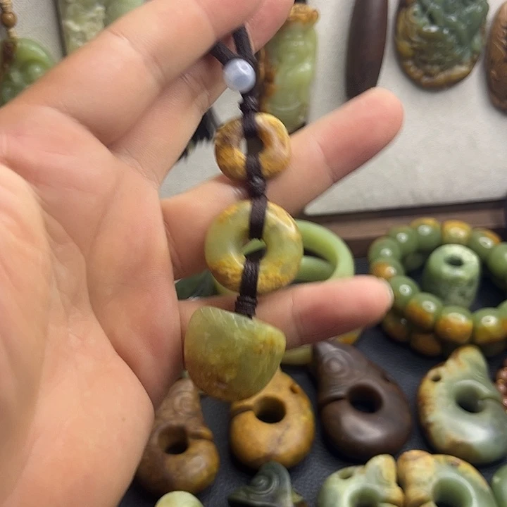 岫岩河磨玉（透闪石质玉）未镶嵌车挂