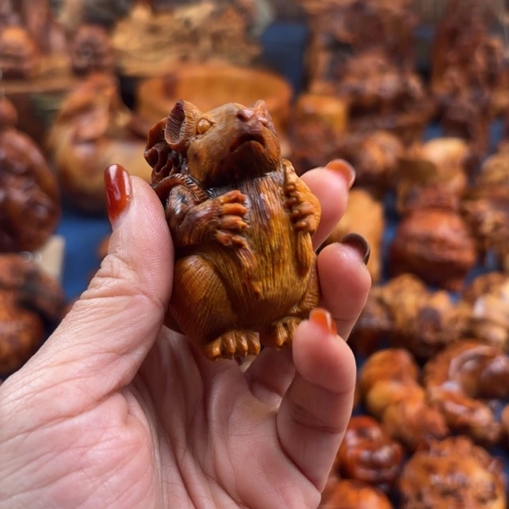 源***哥太行崖柏手把件的设计和制作