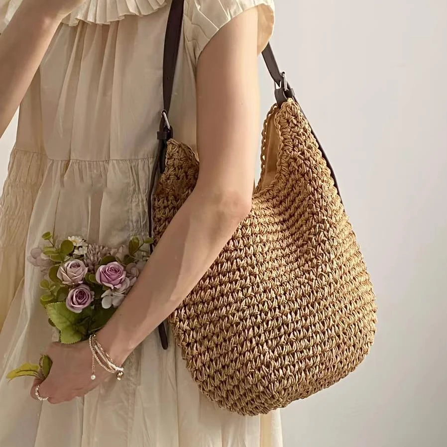 手工编织草编包2025夏季斜挎编织包度假海边沙滩包百搭女包包女款