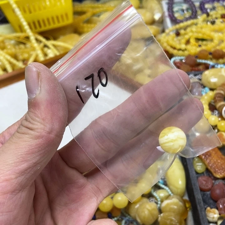 M***°蜜蜡未镶嵌裸石吊坠