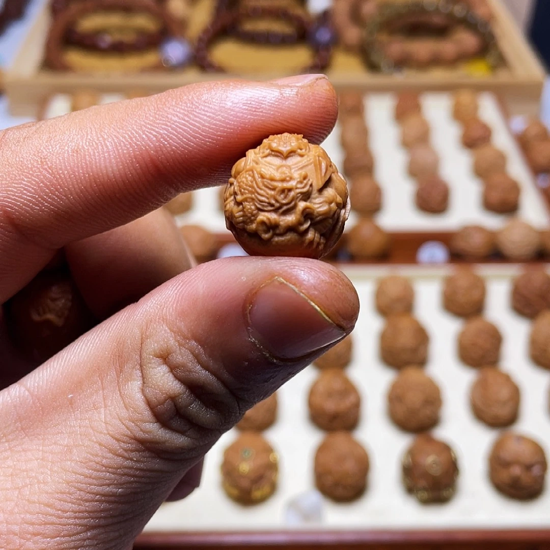 吊坠猴头核桃16左右猴头核桃大棚鸟