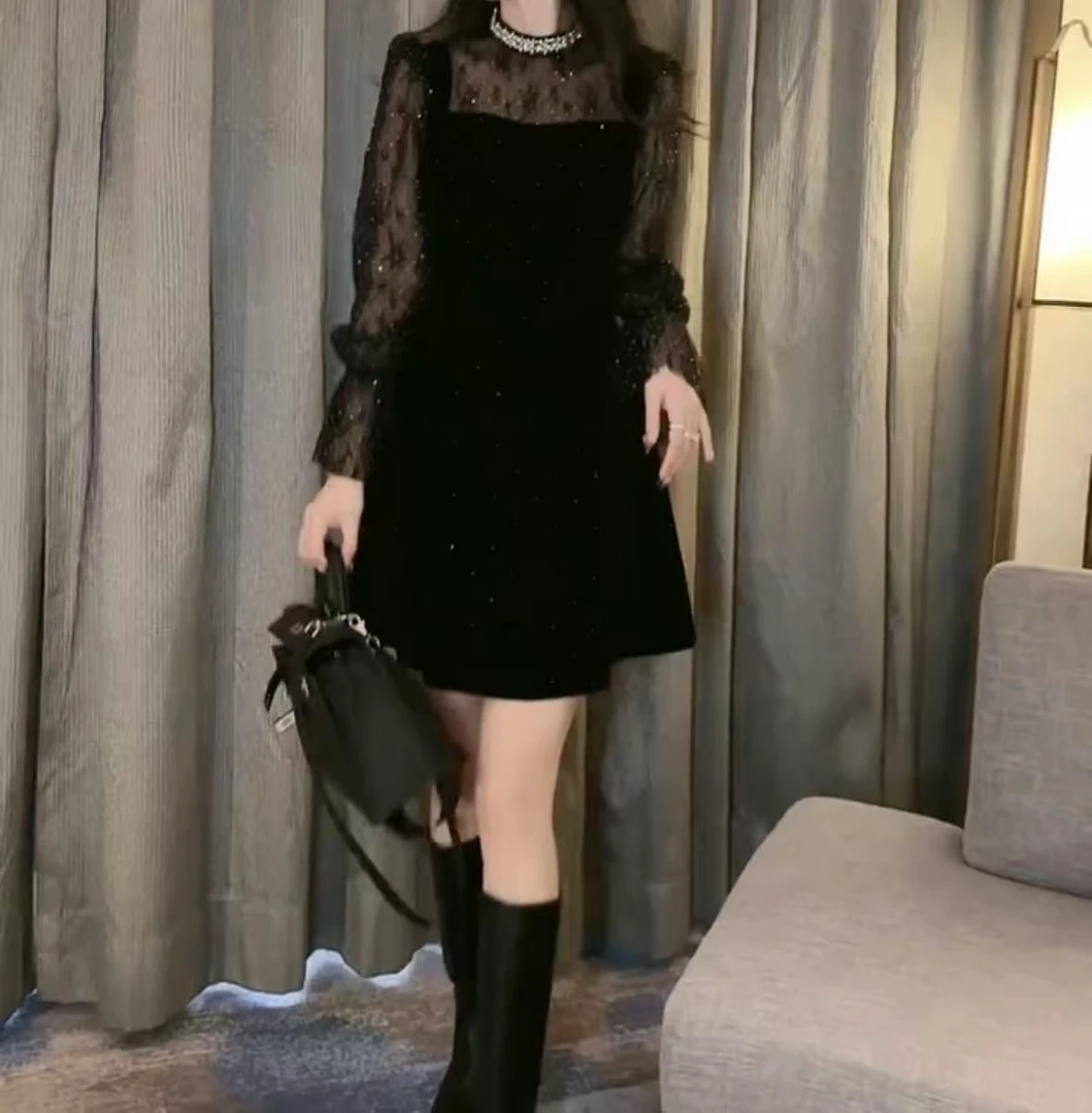 连衣裙蕾丝显瘦气质时尚收腰秋冬拼接长袖网红洋气黑色复古法式女