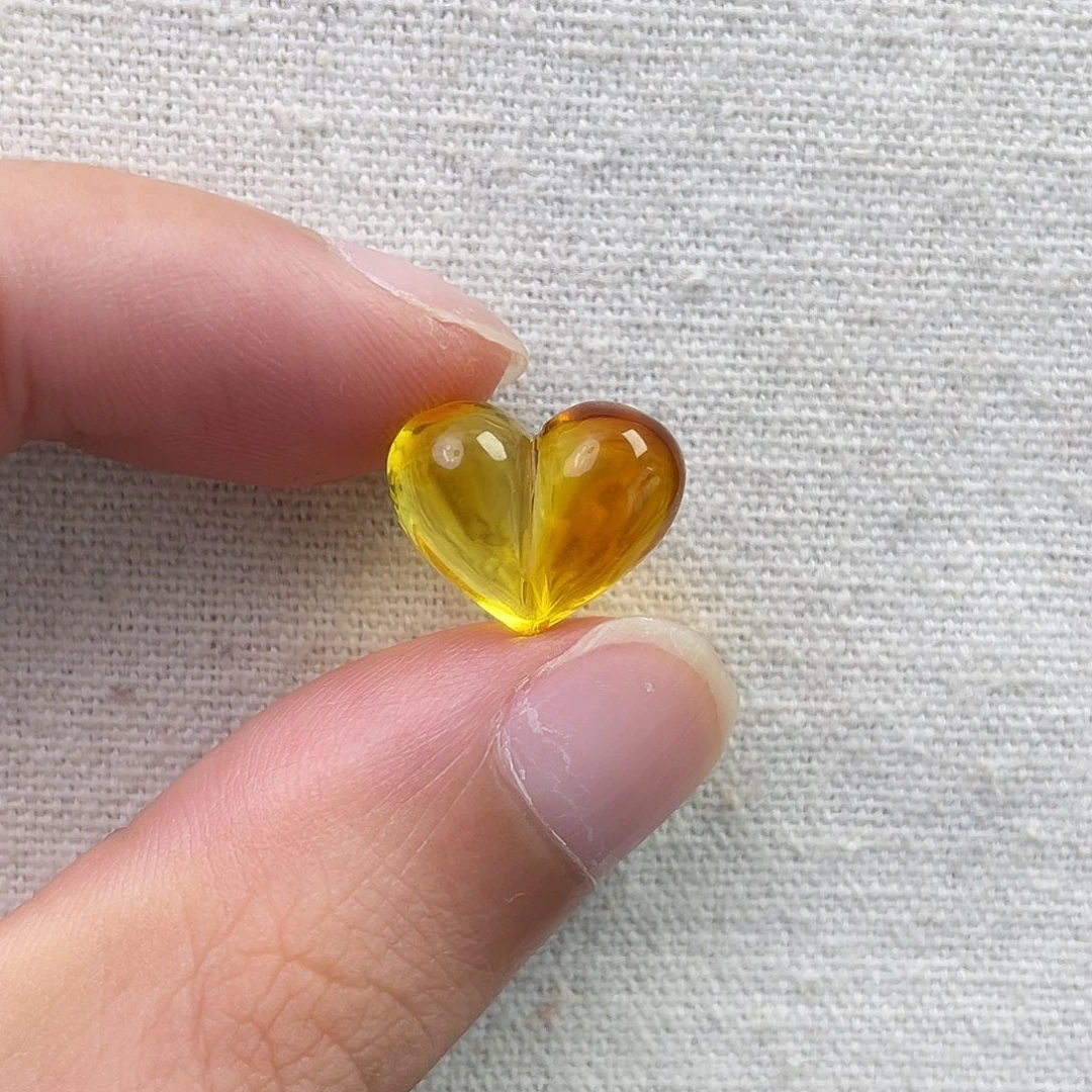 琥珀未镶嵌珠宝奇石屁桃