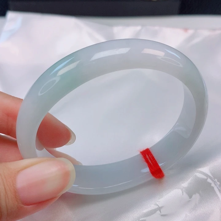 未镶嵌手镯（贵妃镯）翡翠