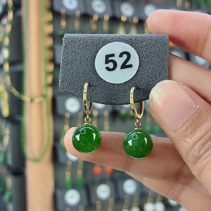 和田玉18K金镶嵌耳饰