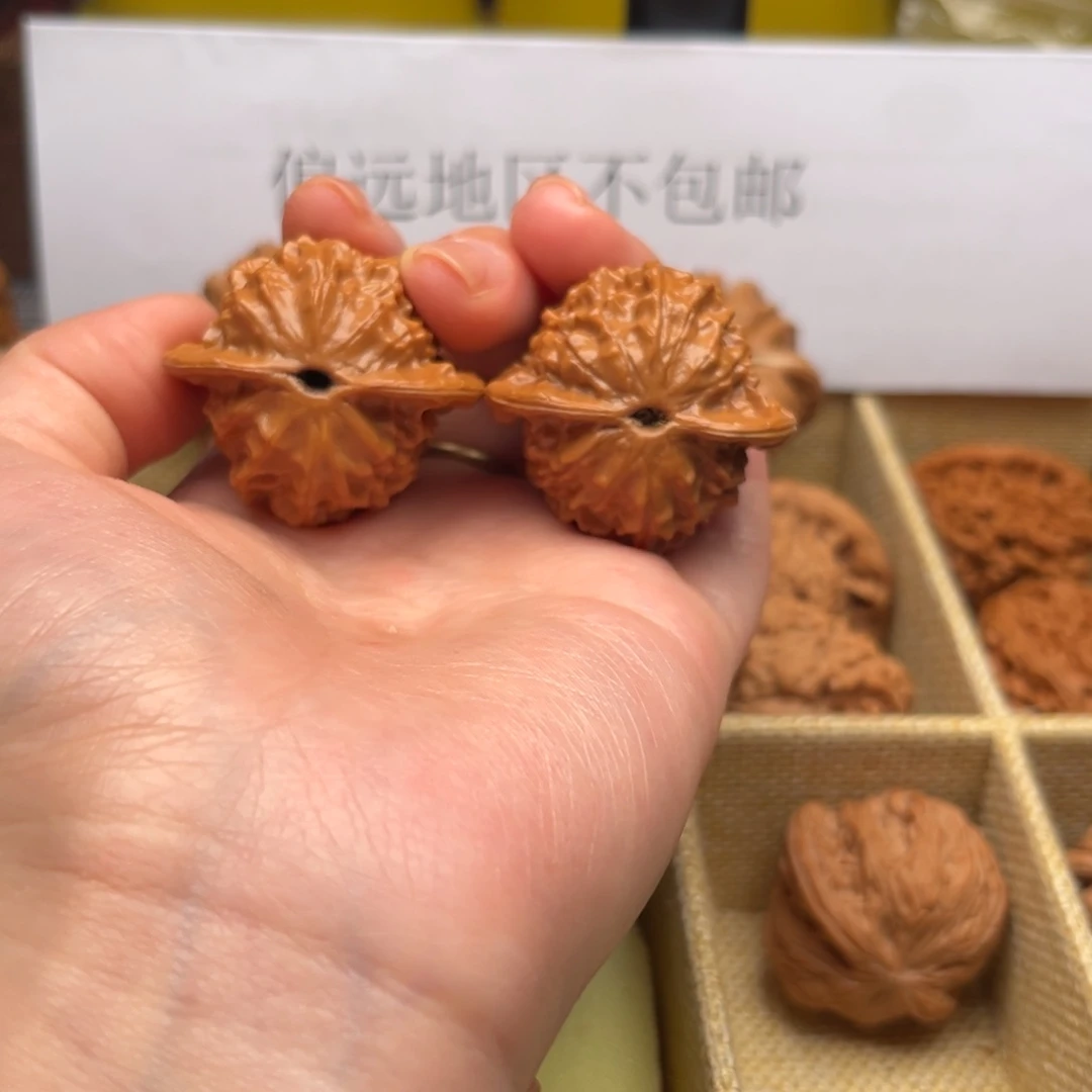 文玩核桃吊坠?****少37瓷娃娃