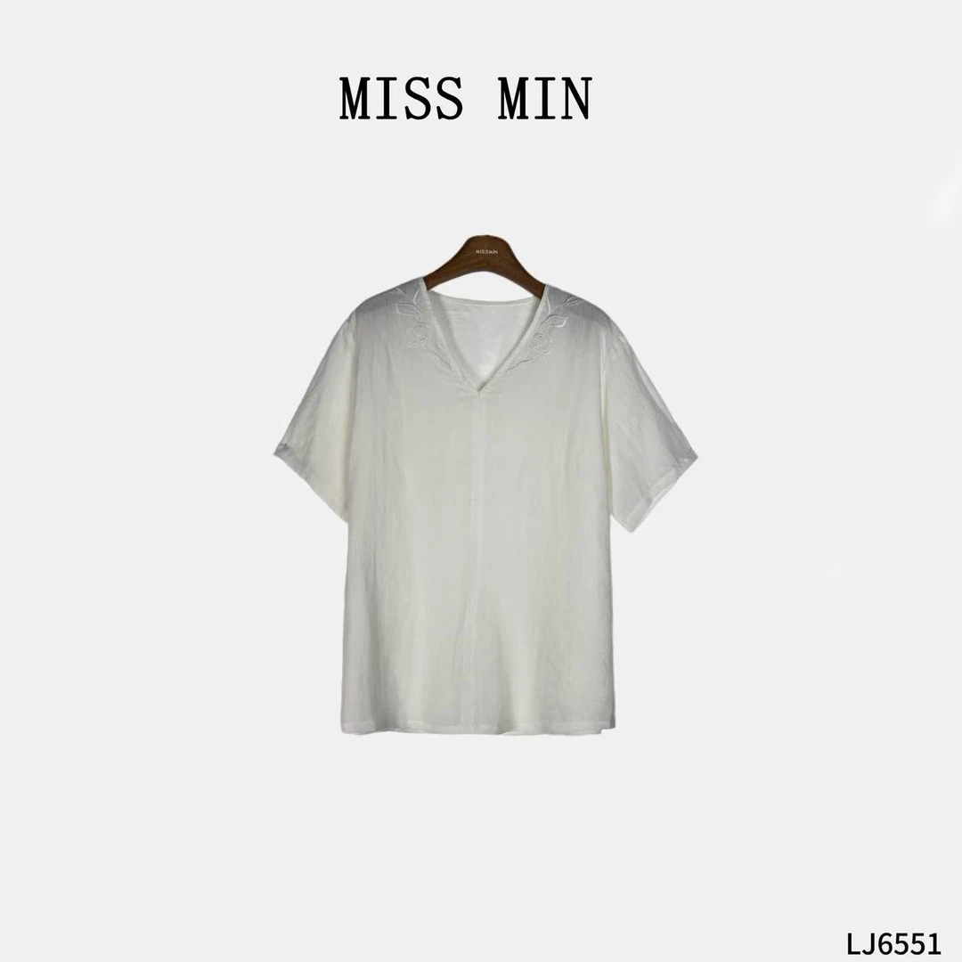 MISS MIN 【逸净】老钱风刺绣洋气衣服女v领复古宽松中袖上衣LJ6551