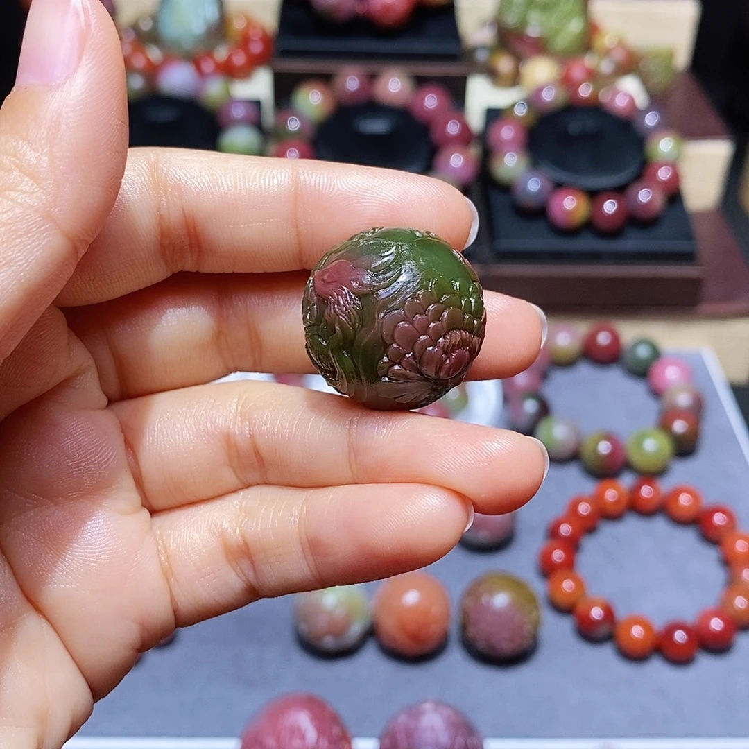 K***i玛瑙/玉髓未镶嵌盐源玛瑙大师工凤九牡丹花