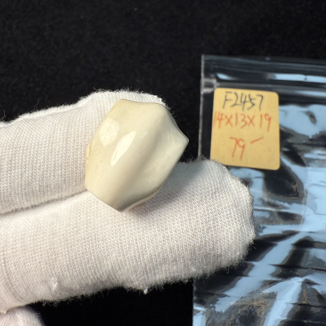 F2457天然猛犸象牙冰料果冻料鲨鱼背三通14*13mm带牙髓有瑕疵