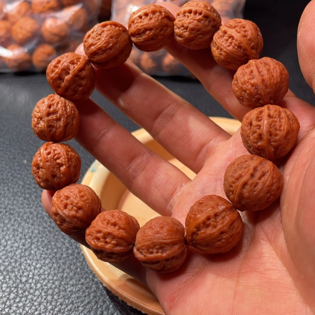 用***3手串文玩核桃送的串