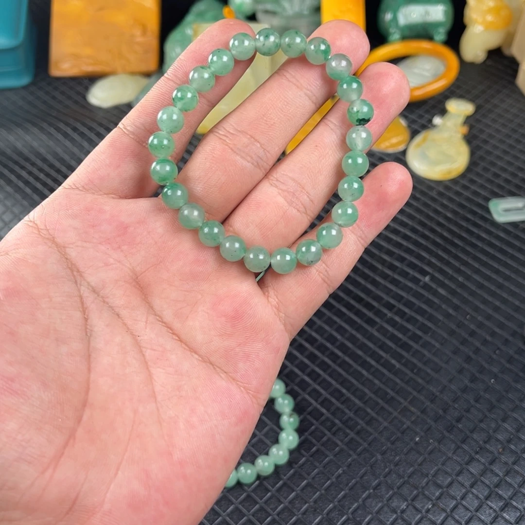 石英质玉（非洲翠）未镶嵌摆件