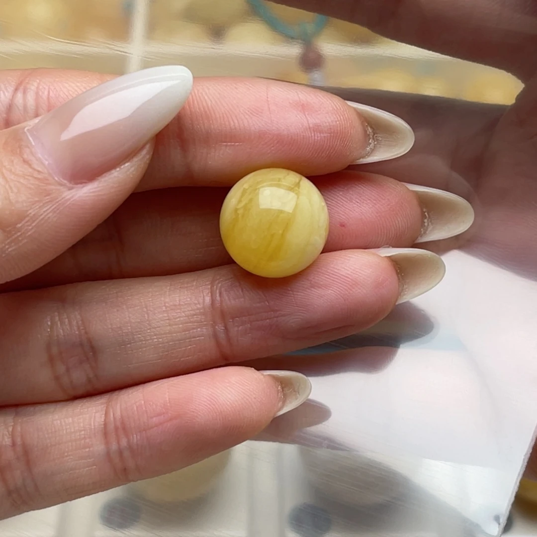 未镶嵌琥珀裸石?**?蜜蜡圆珠 思思