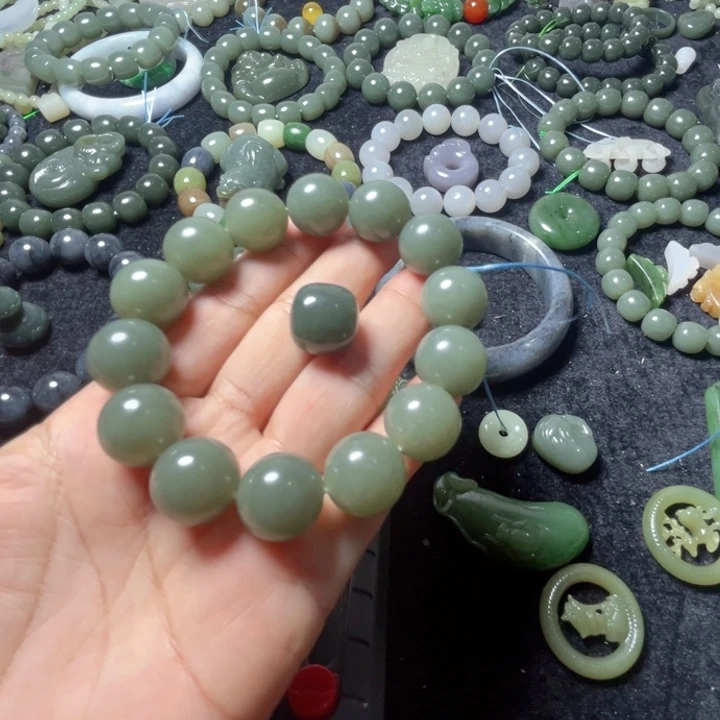 听***说手串未镶嵌和田玉