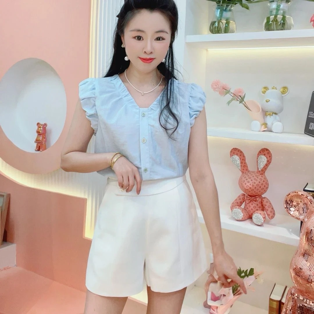 法式V领小飞袖洋气时尚感小众显瘦娃娃衫气质衬衫夏季上衣夏款