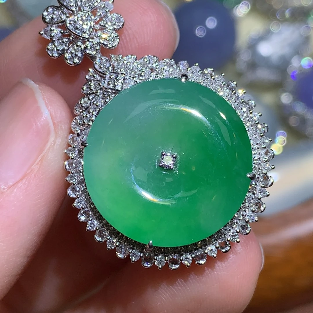 翡翠颈饰18K金镶嵌扣子