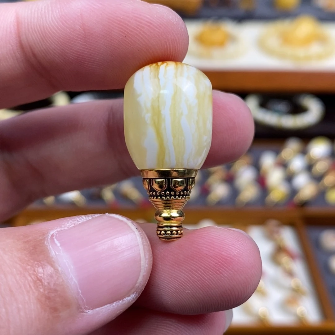 禾***)蜜蜡未镶嵌裸石配饰三通尺寸15