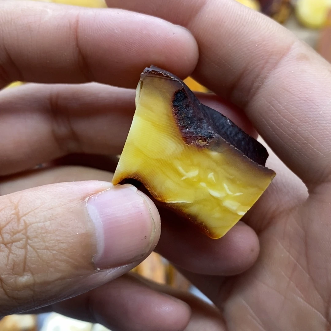 定制琥珀李**?蜜蜡原石