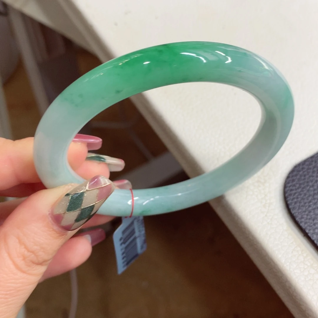 未镶嵌手镯翡翠缅甸