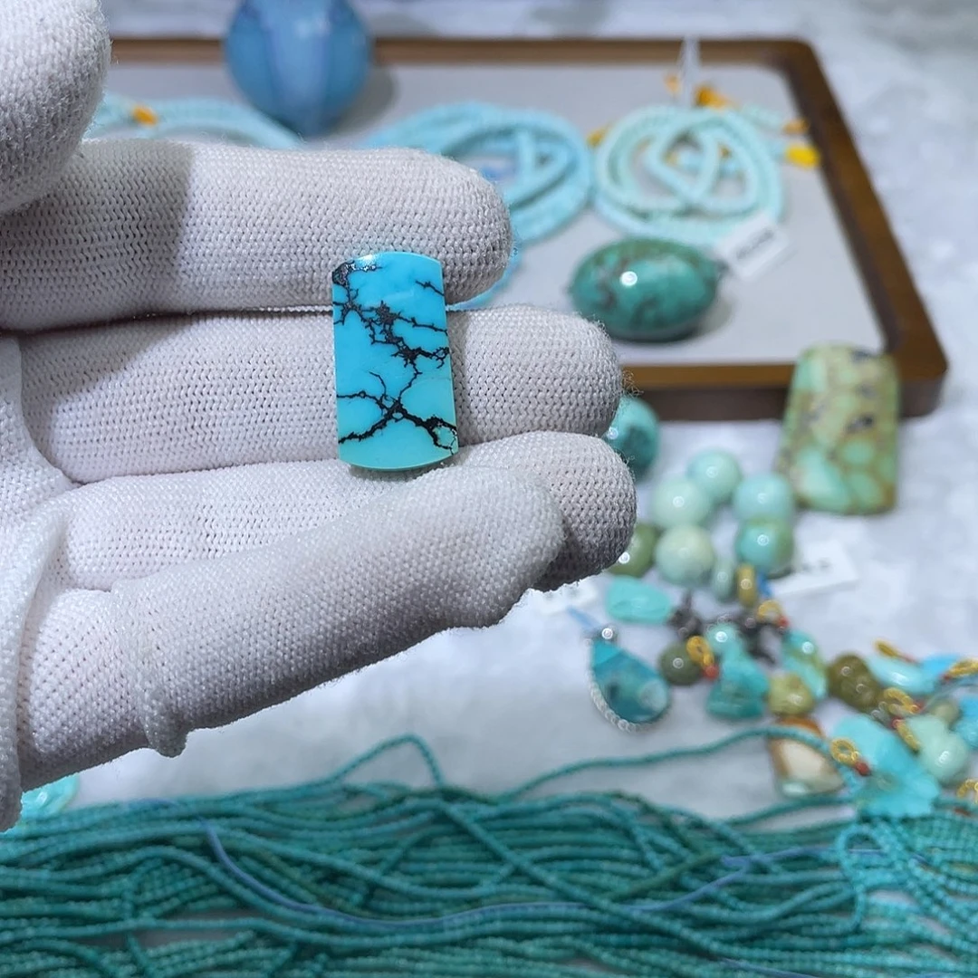 绿松石未镶嵌珠宝奇石