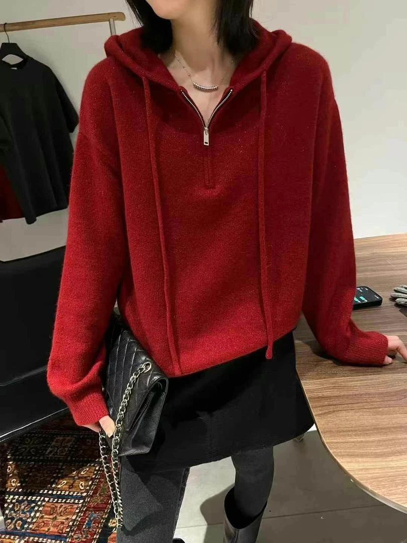 琦琦家定制款新年红带帽半拉链帽衫