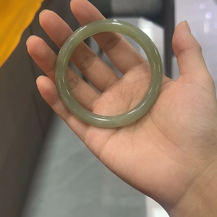 和田玉（糖玉）未镶嵌手镯