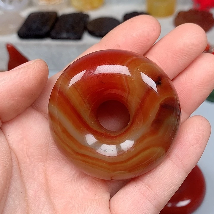 宁***宁未镶嵌颈饰玛瑙/玉髓