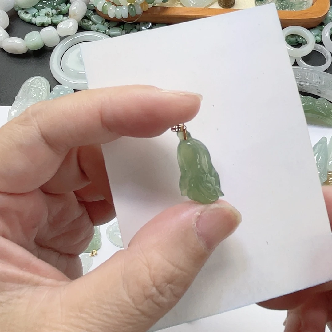 方***方翡翠未镶嵌颈饰白菜