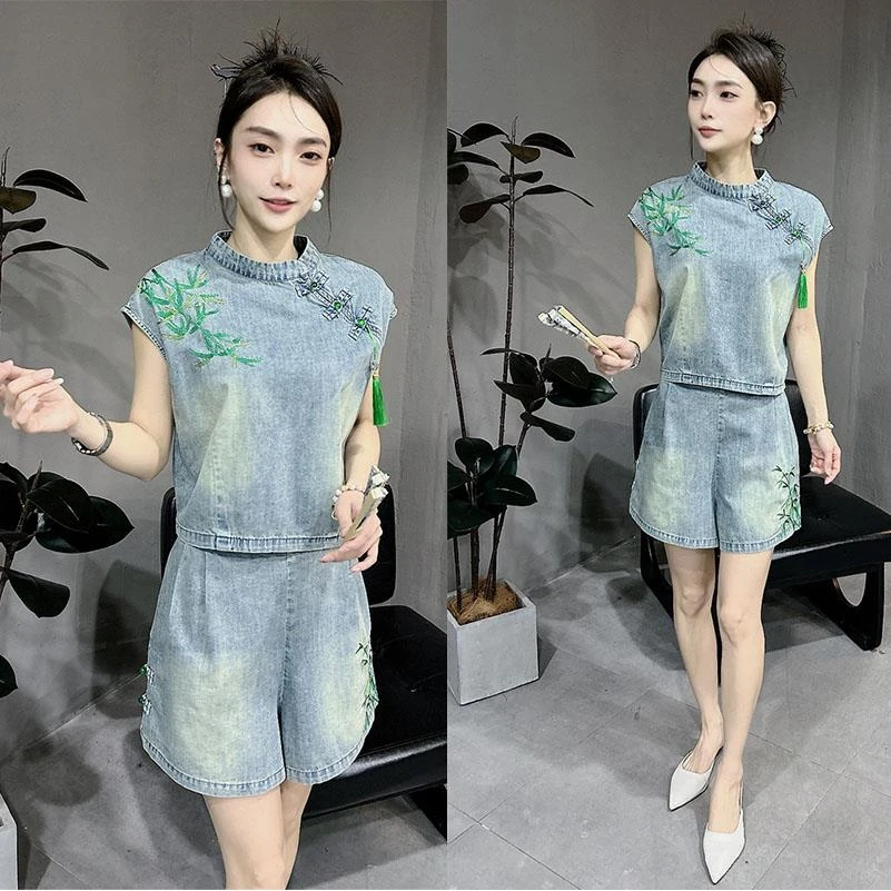 新中式牛仔短裤套装女时尚洋气时髦刺绣包袖盘扣上衣五分裤两件套