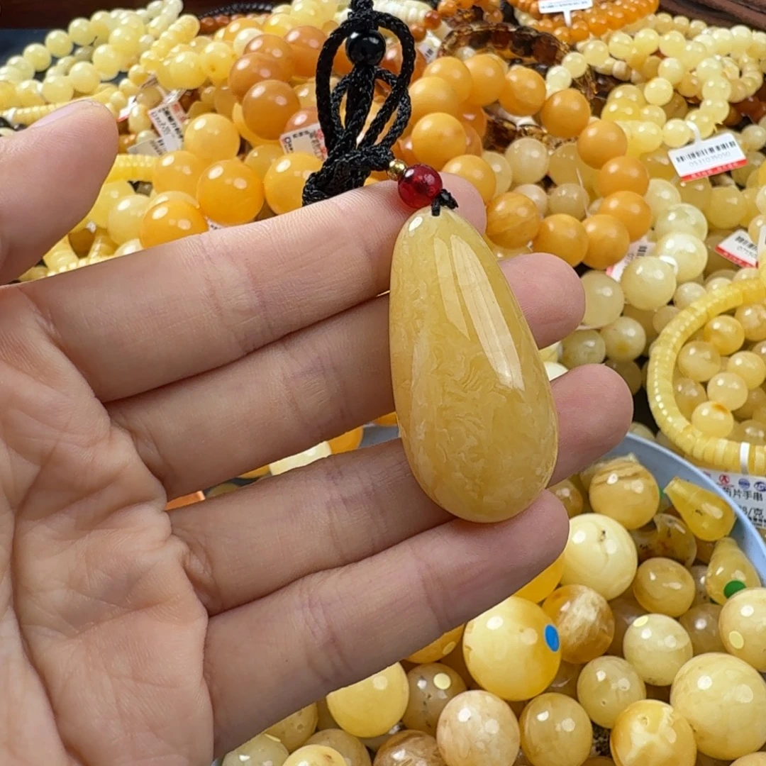 未镶嵌琥珀珠宝奇石