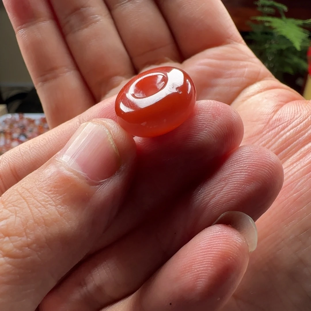 南红玛瑙未镶嵌17➕平安扣，有小瑕疵