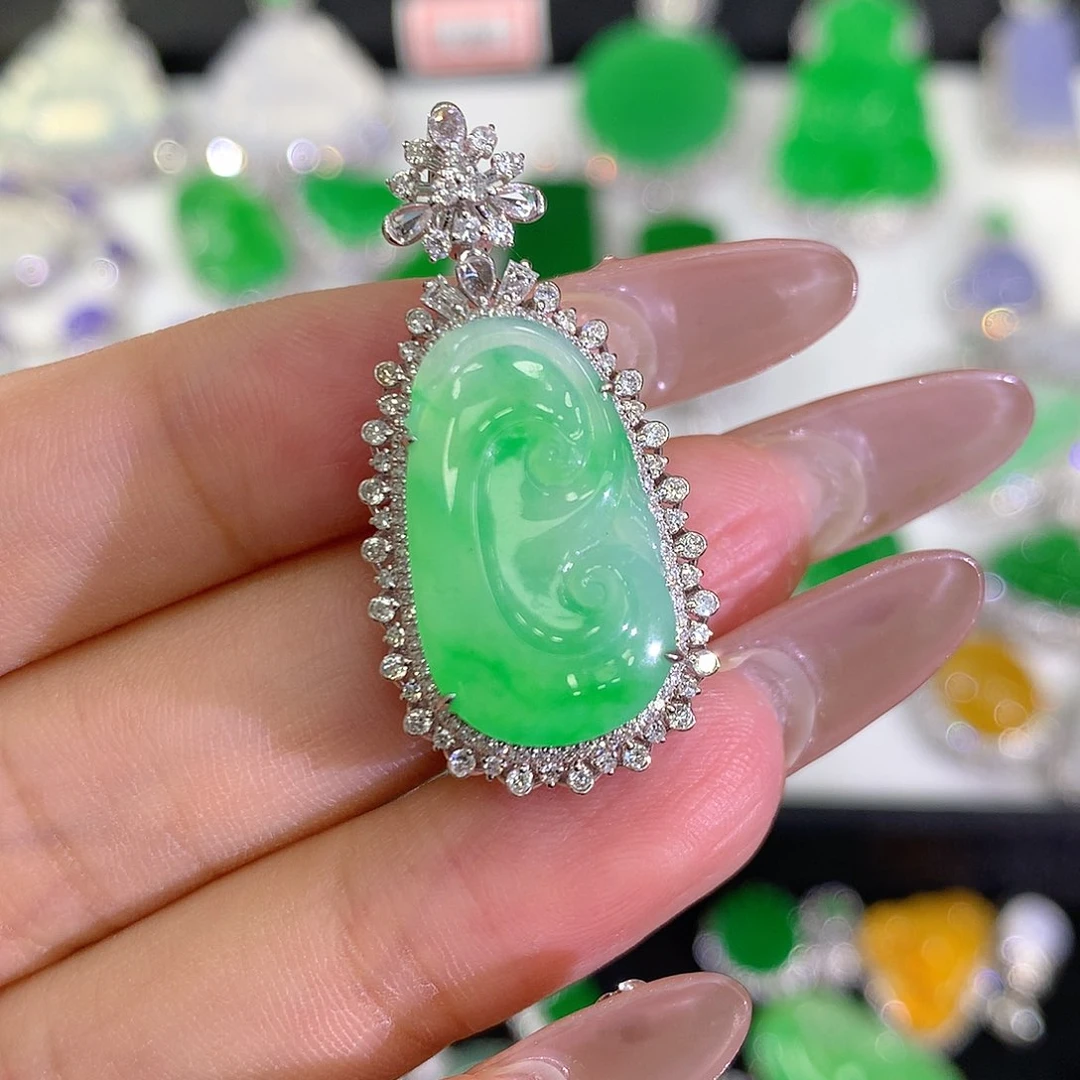 翡翠颈饰18K金镶嵌111111111