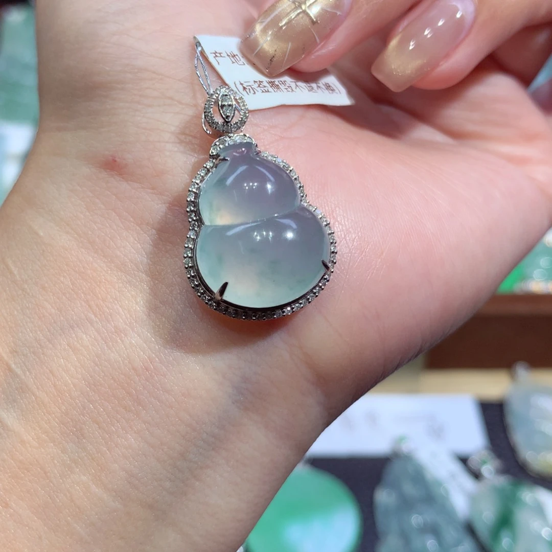 吊坠(不含链)18K金镶嵌翡翠