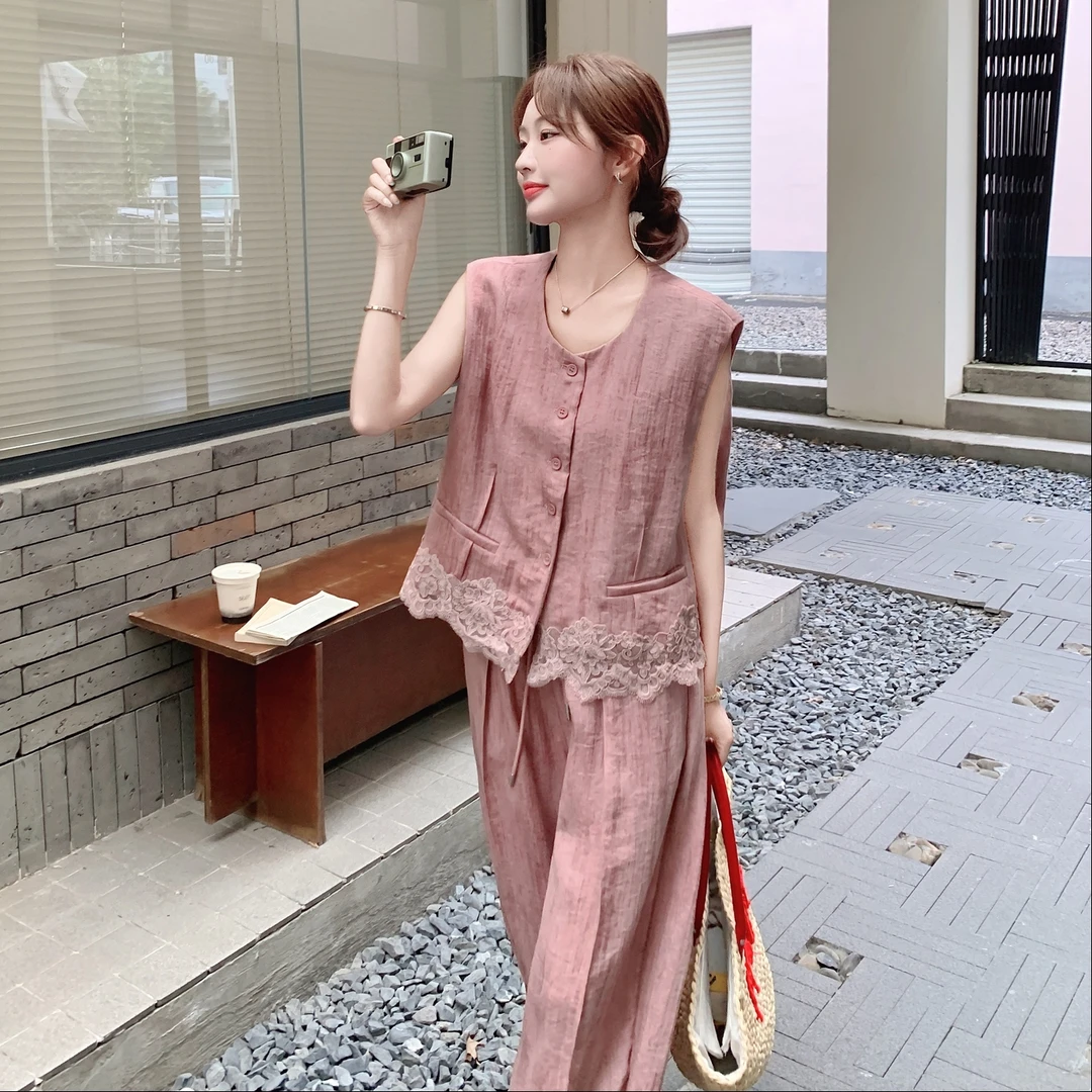 一整套ootd穿搭爆款减龄高级感巨好看蕾丝拼接马甲阔腿裤两件套