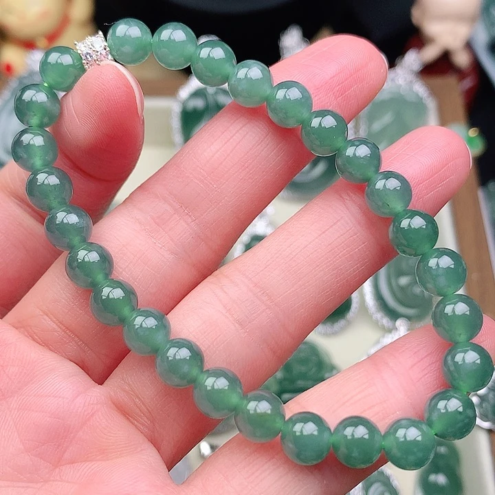 颈饰未镶嵌翡翠吊坠