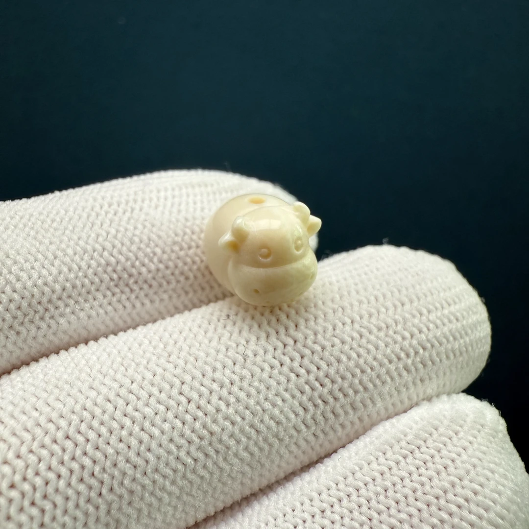 J9031天然猛犸牙雕刻配饰-瑕疵 9.4*8.4mm支持复检 假一罚十