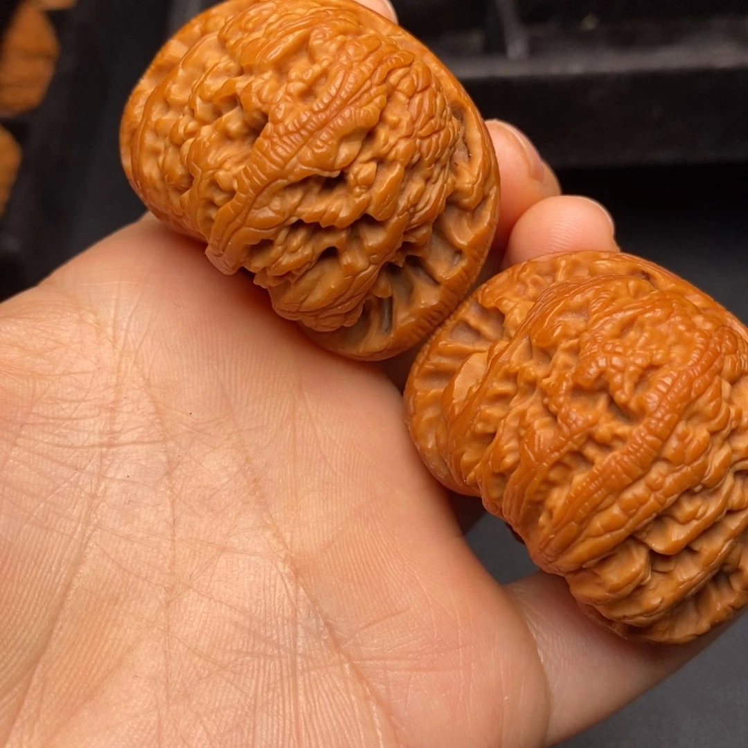 文玩核桃把件秦岭野生核桃