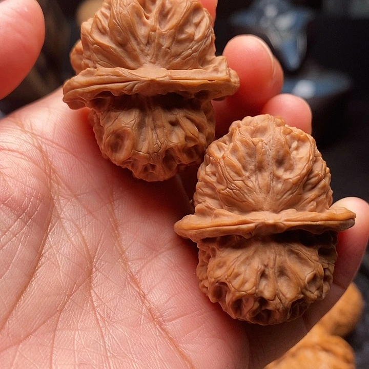 桃核把件金钟40尺