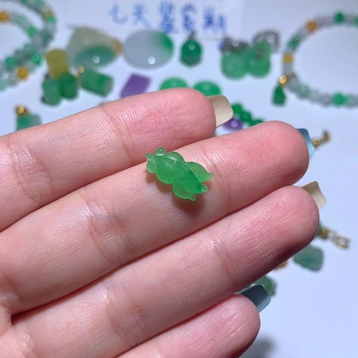 翡翠未镶嵌颈饰无镶嵌22