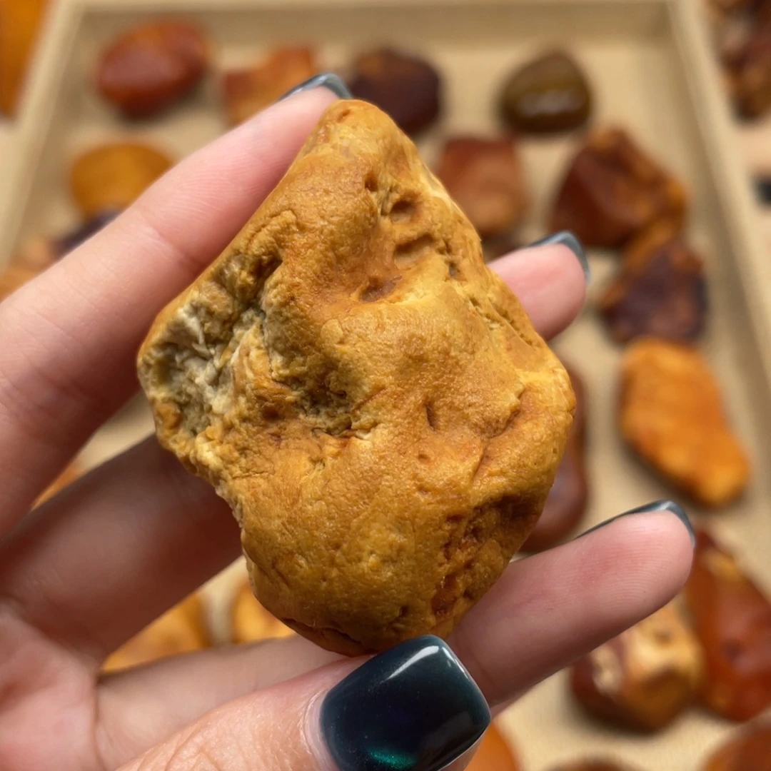 琥珀未镶嵌珠宝奇石