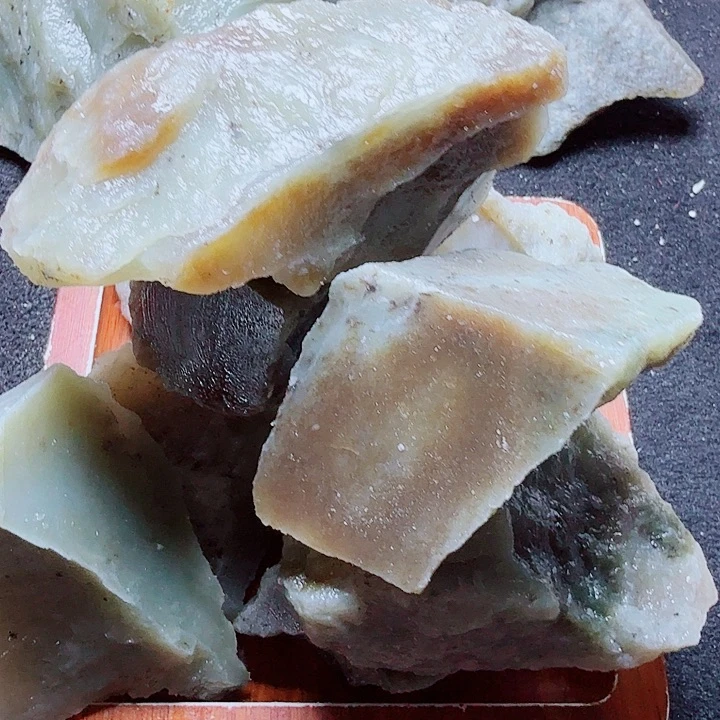 未镶嵌和田玉（糖玉）珠宝半成品