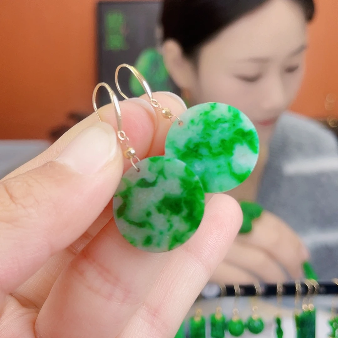 翡翠18K金镶嵌耳饰