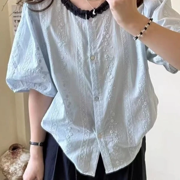 季念高级感重工钩花刺绣蓝色短袖衬衫女木耳边撞色领上衣