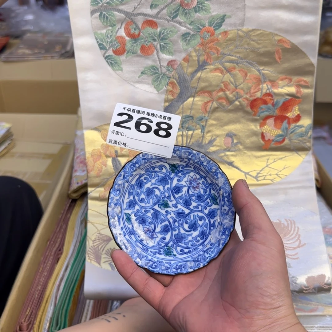 手工艺品琉璃织**?小雨