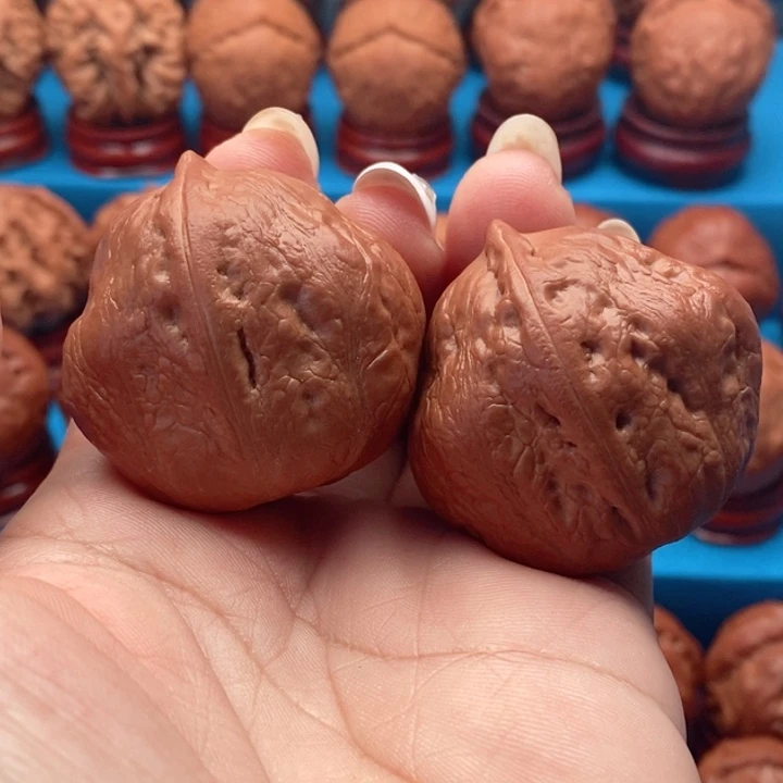 核桃精品文玩核桃手捻古蝉王