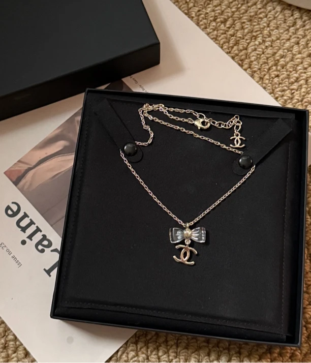 全新未使用 Chanel/香奈儿 chanel25p亚克力蝴蝶结项链