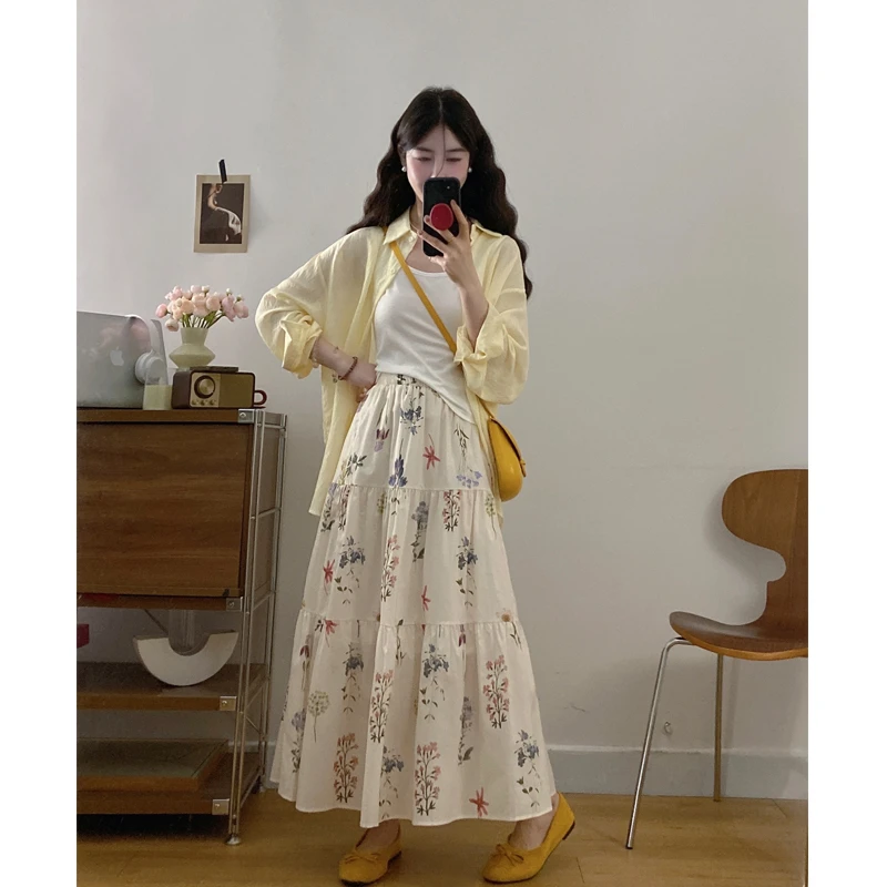 大码温柔风黄色微透防晒衬衫碎花半身裙通勤小众慵懒风度假感穿搭
