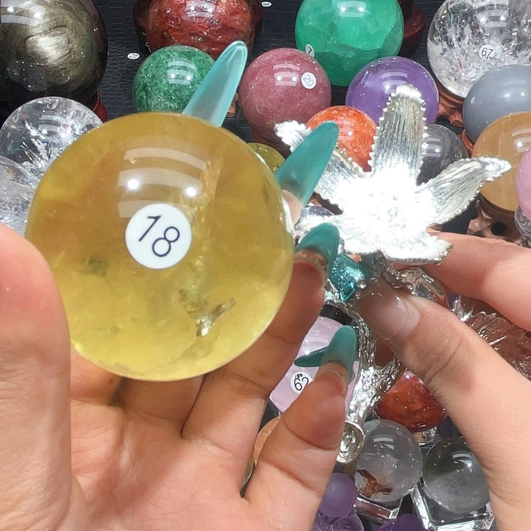 郁***人珠宝半成品水晶未镶嵌微瑕5.06