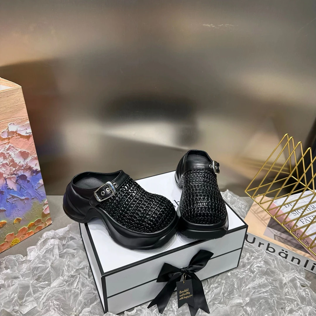 包头镂空扁织百搭休闲风包头拖米白银色夏季凉鞋高跟凉拖厚底网面