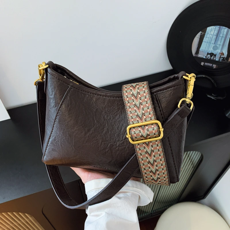 小众复古腋下包包女2025年新款大容量单肩通勤时尚百搭斜挎托特包