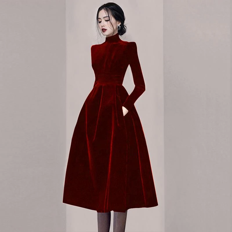 冬装连衣裙高领酒红色高级感A字裙减龄气质金丝绒礼服女